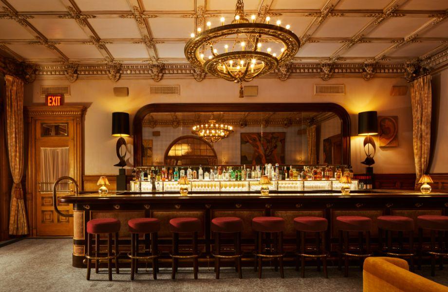 Hotel Chelsea_lobbyBar_AnnieSchlechter